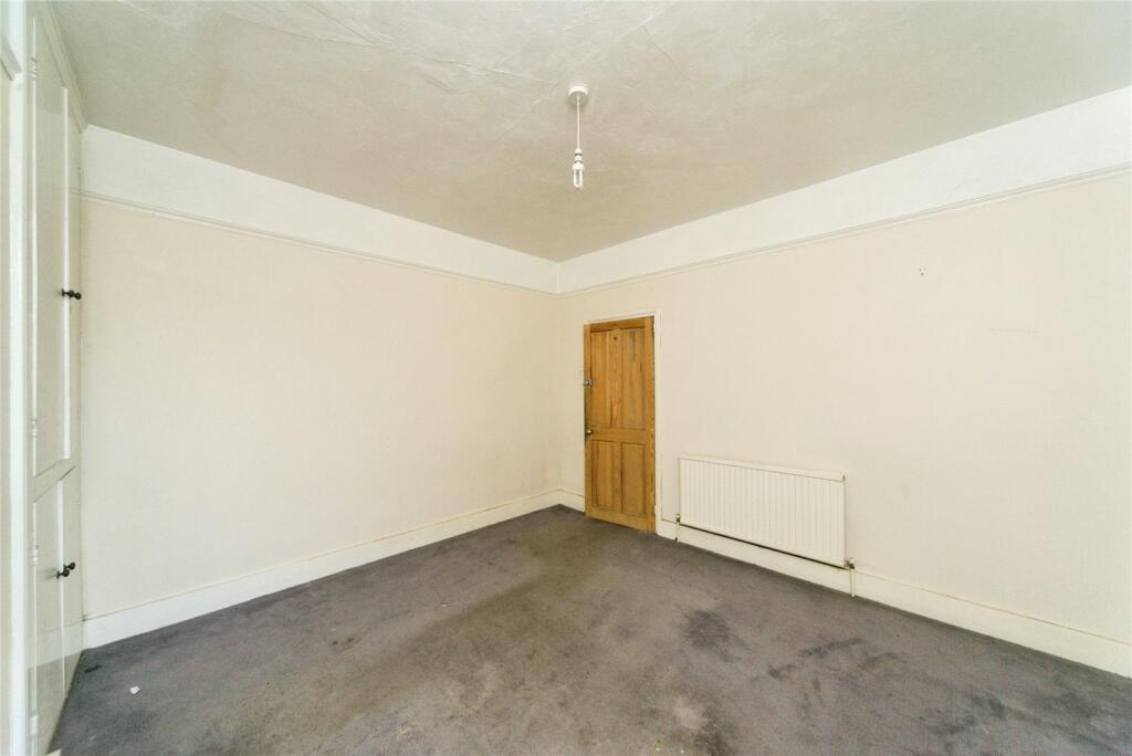 5 bed End of Terrace