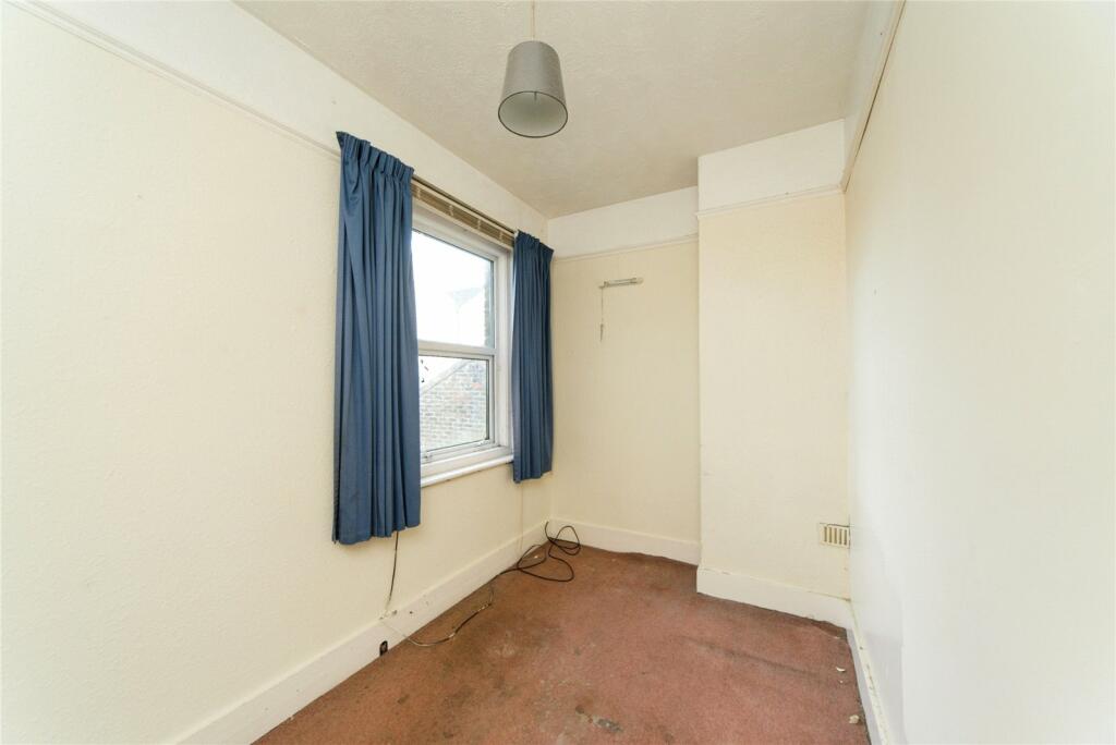 5 bed End of Terrace