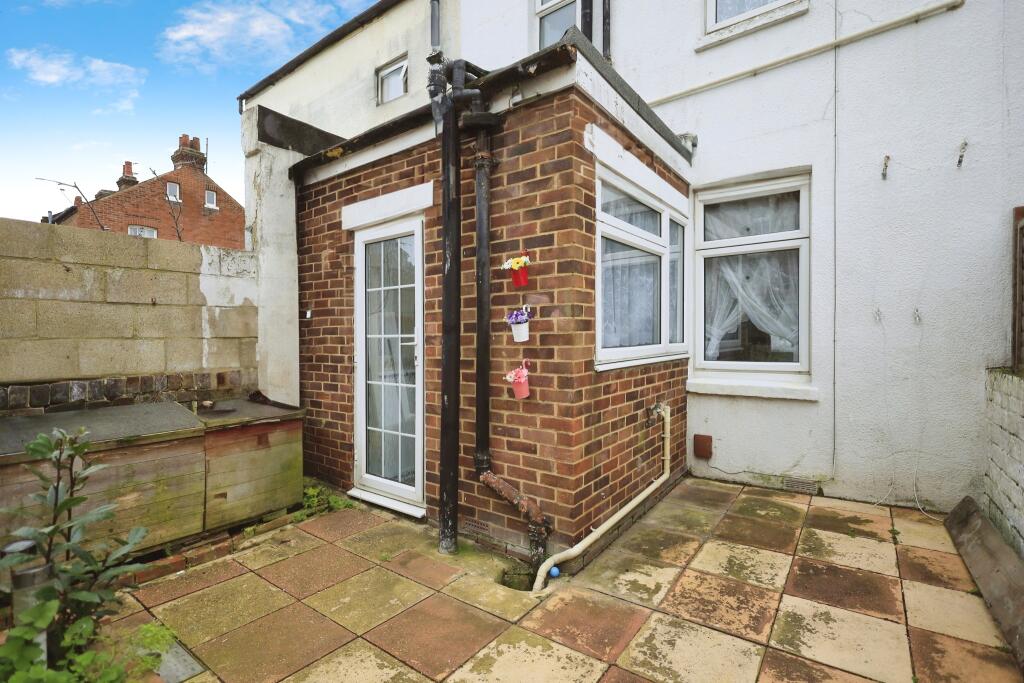 3 bed Terraced