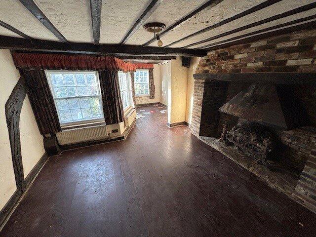 2 bed Character Property
