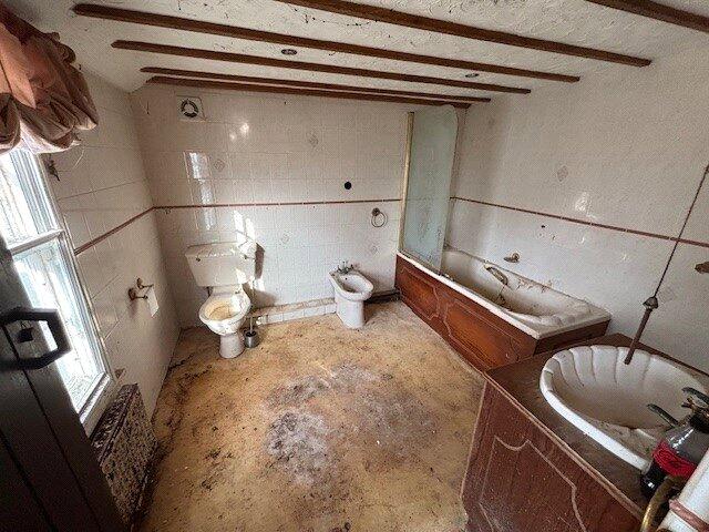 2 bed Character Property