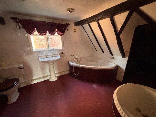 2 bed Character Property