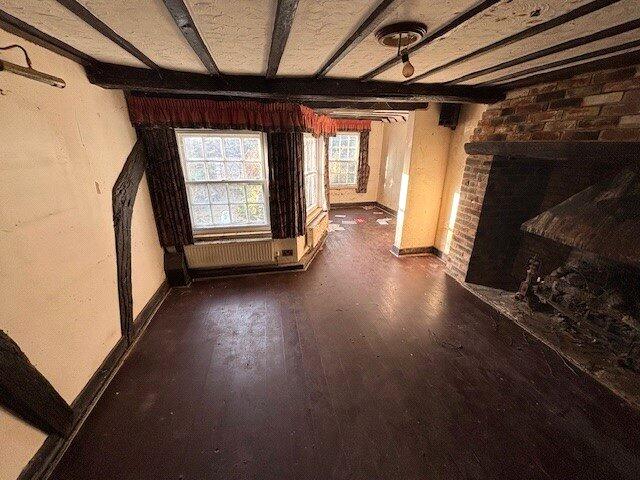 2 bed Character Property