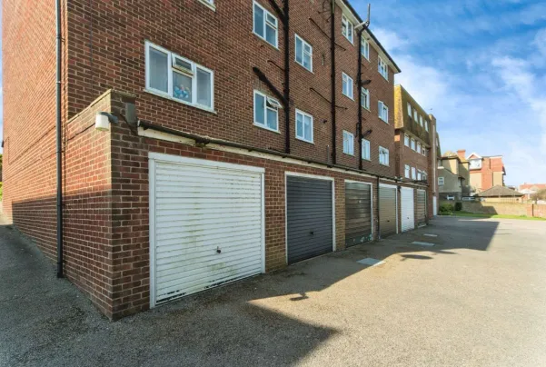 2 bed Apartment