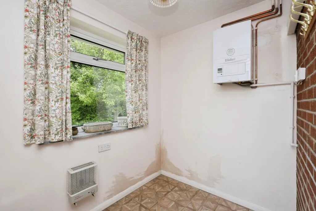 3 bed Detached Bungalow