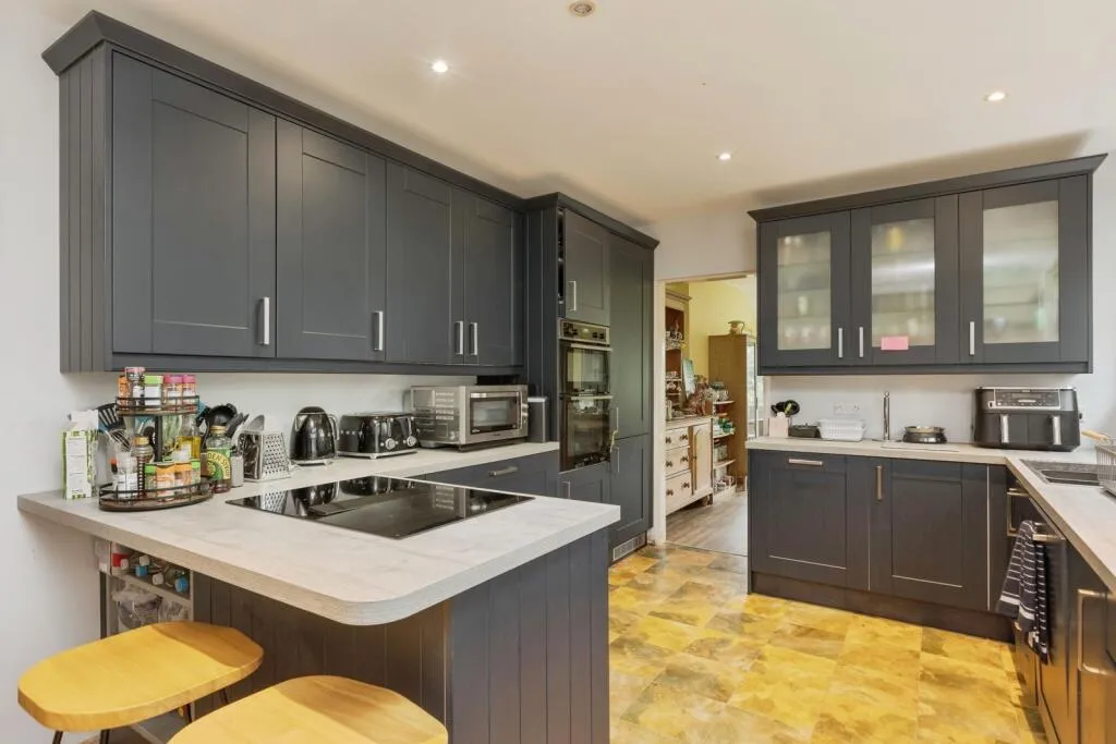 4 bed Detached