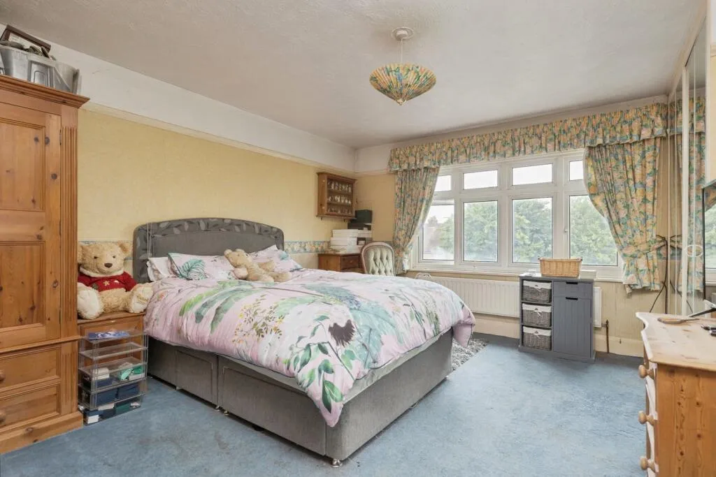 4 bed Detached