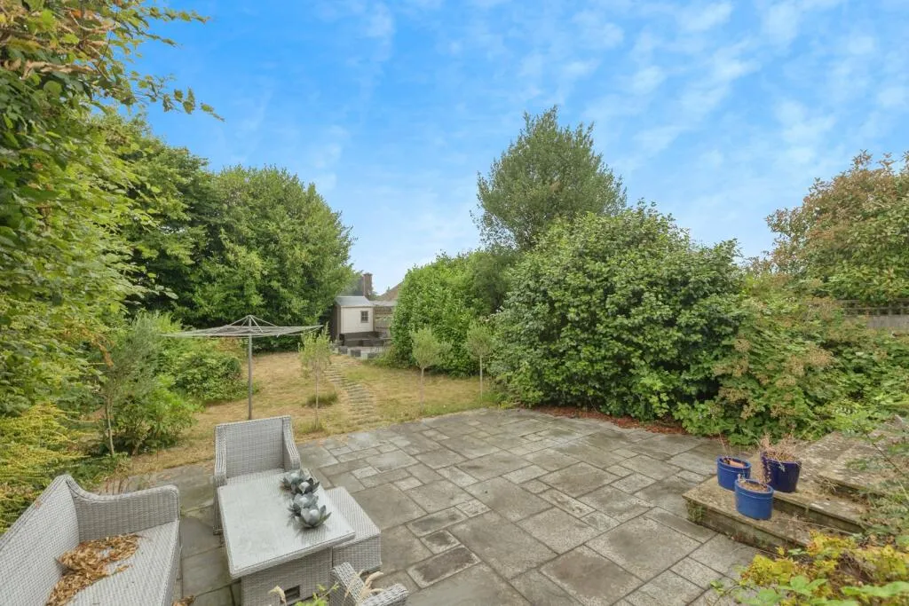 4 bed Detached
