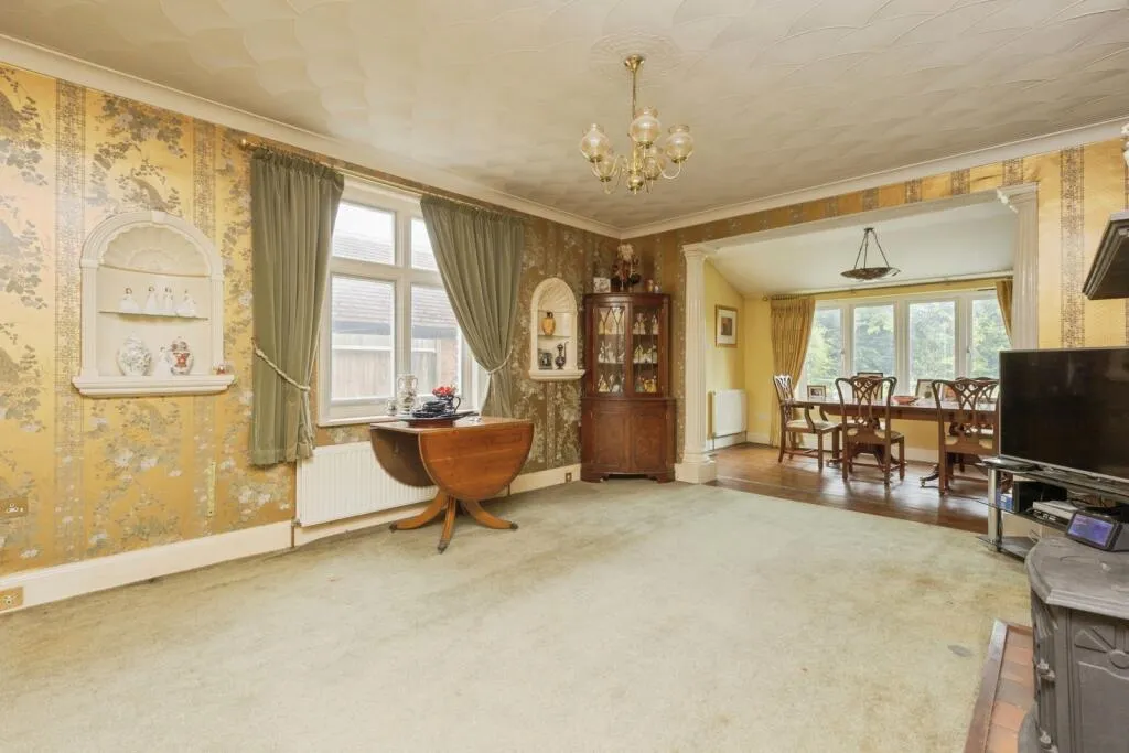 4 bed Detached
