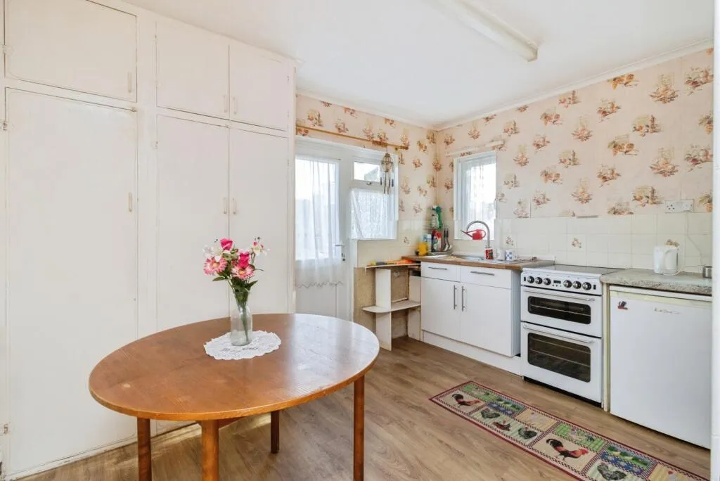 2 bed Semi-Detached Bungalow