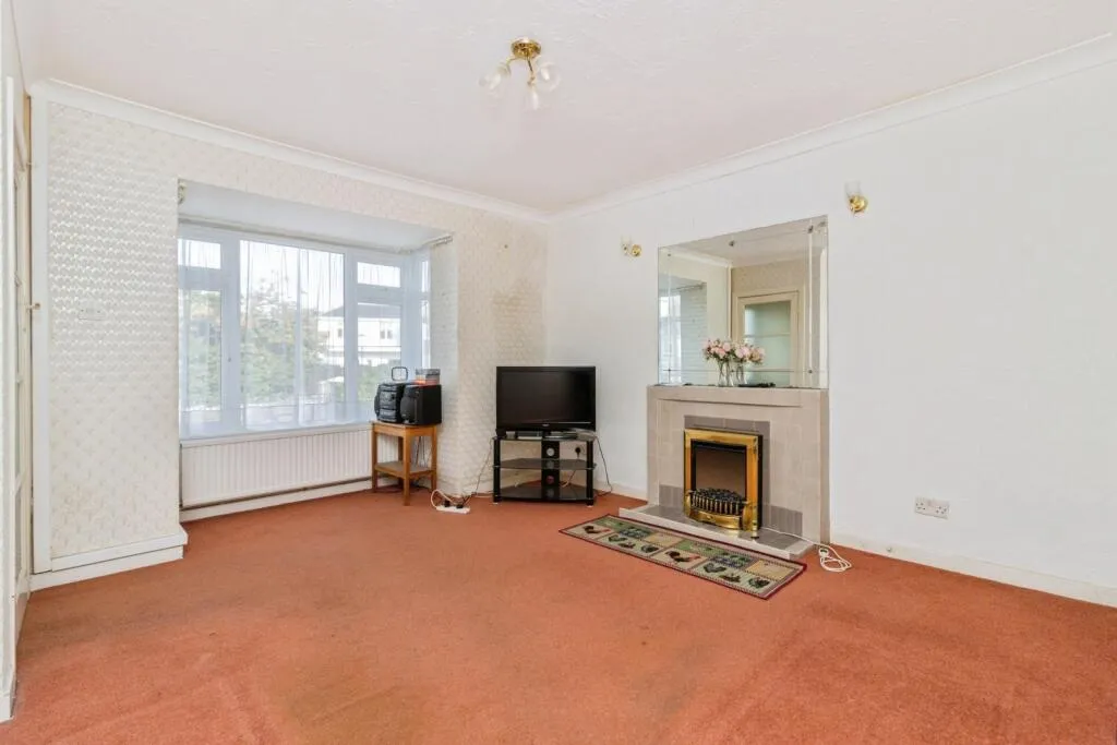 2 bed Semi-Detached Bungalow