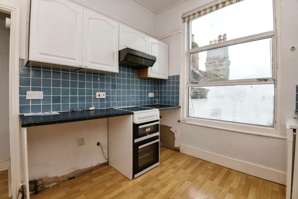 2 bed Maisonette
