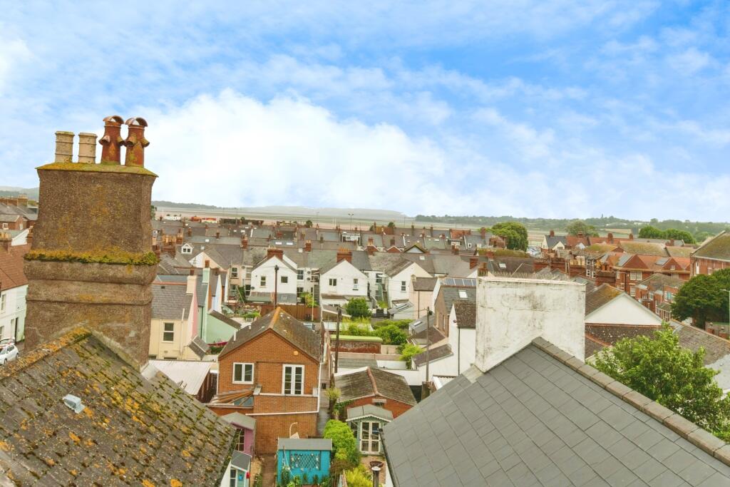 2 bed Maisonette