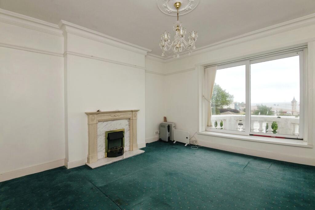 2 bed Maisonette