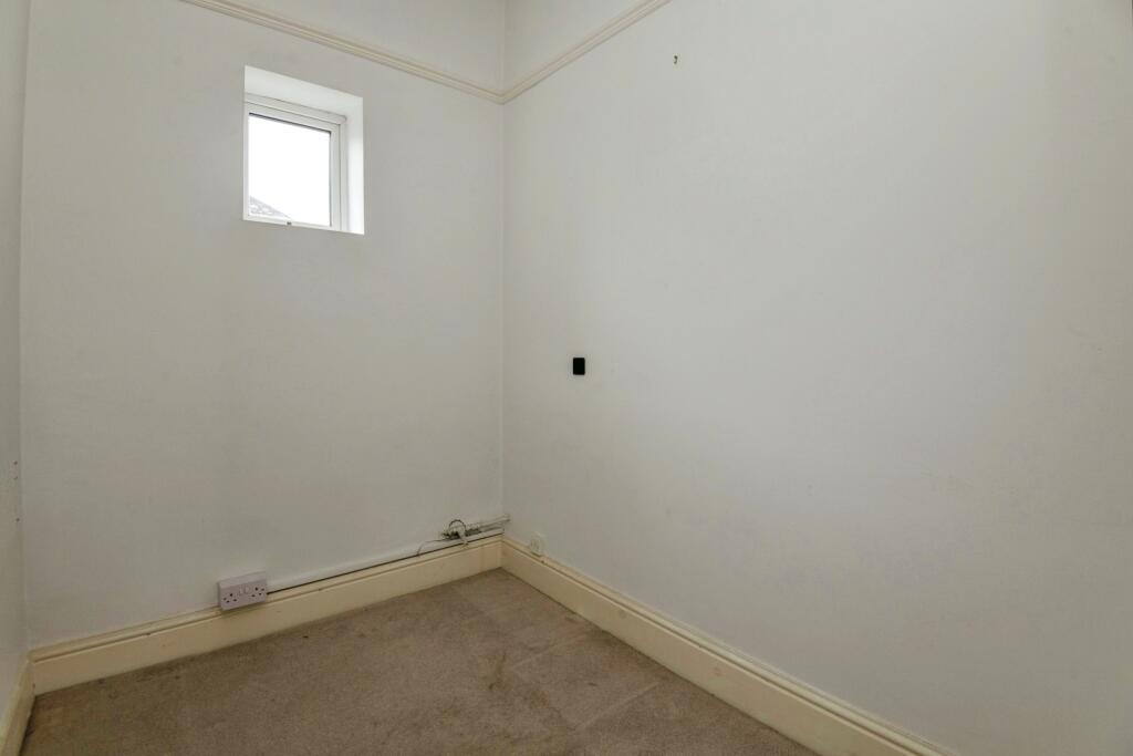 2 bed Maisonette