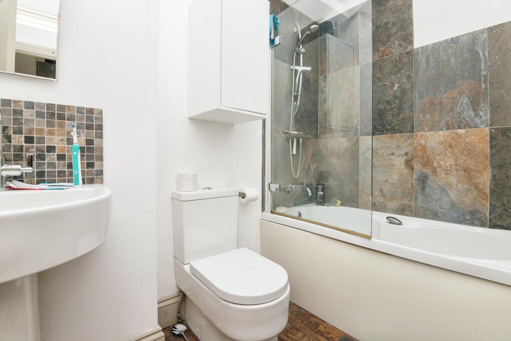 2 bed End of Terrace