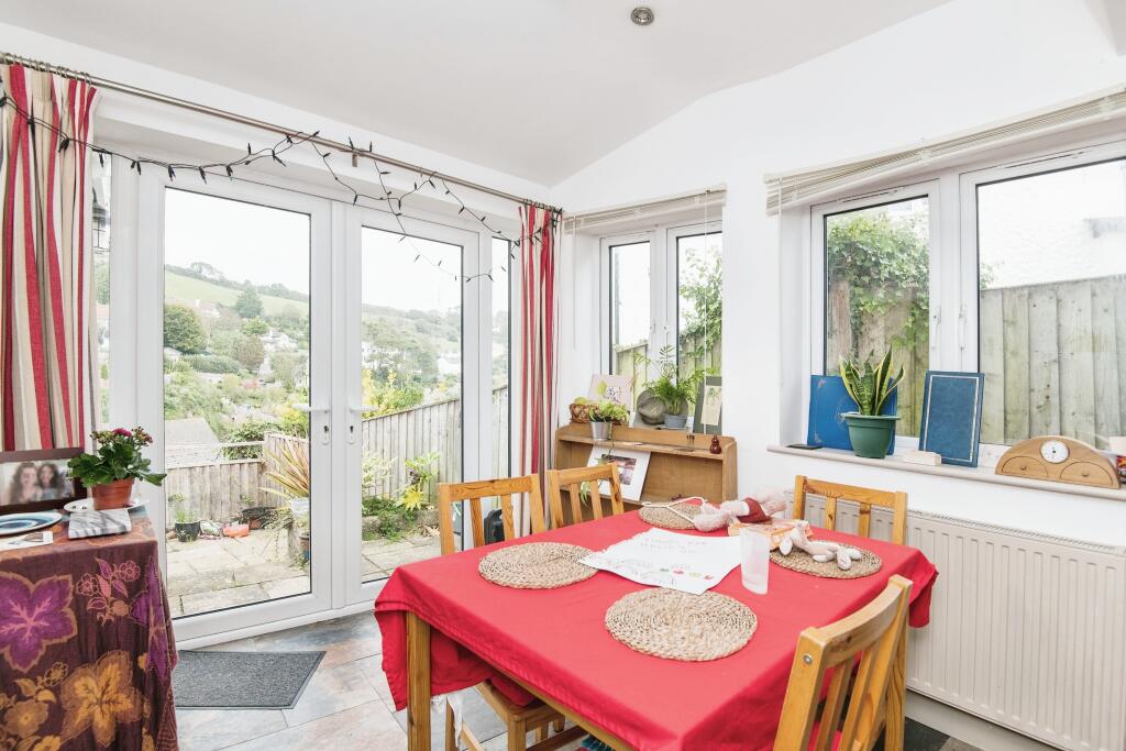 2 bed End of Terrace