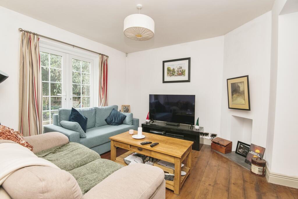 2 bed End of Terrace