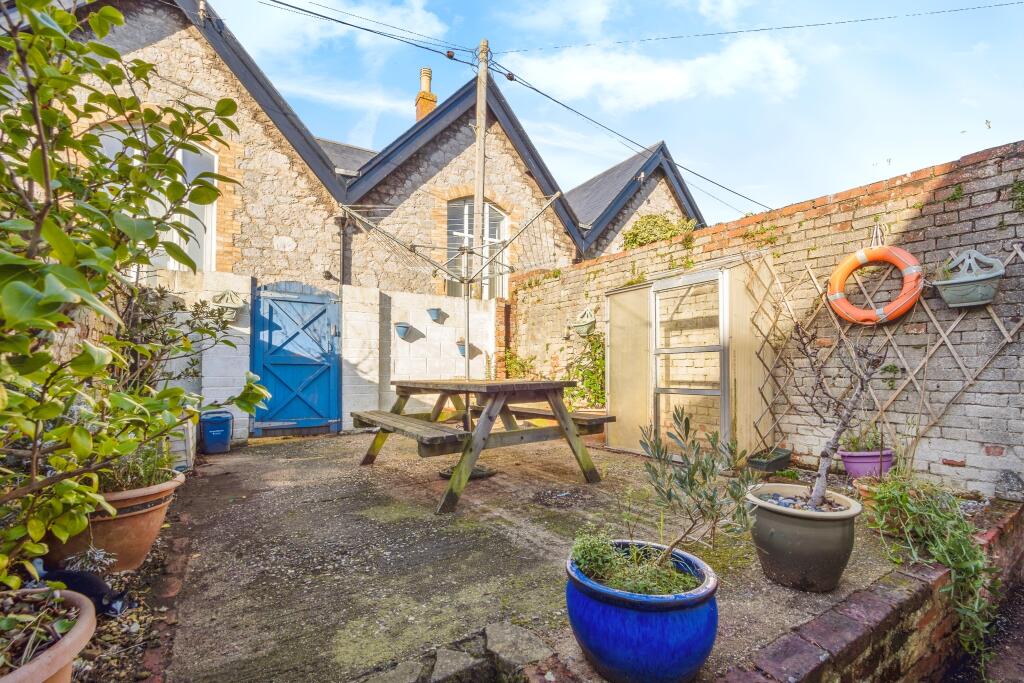 2 bed Terraced
