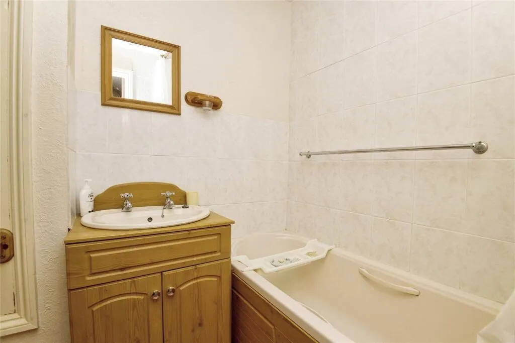 3 bed Maisonette