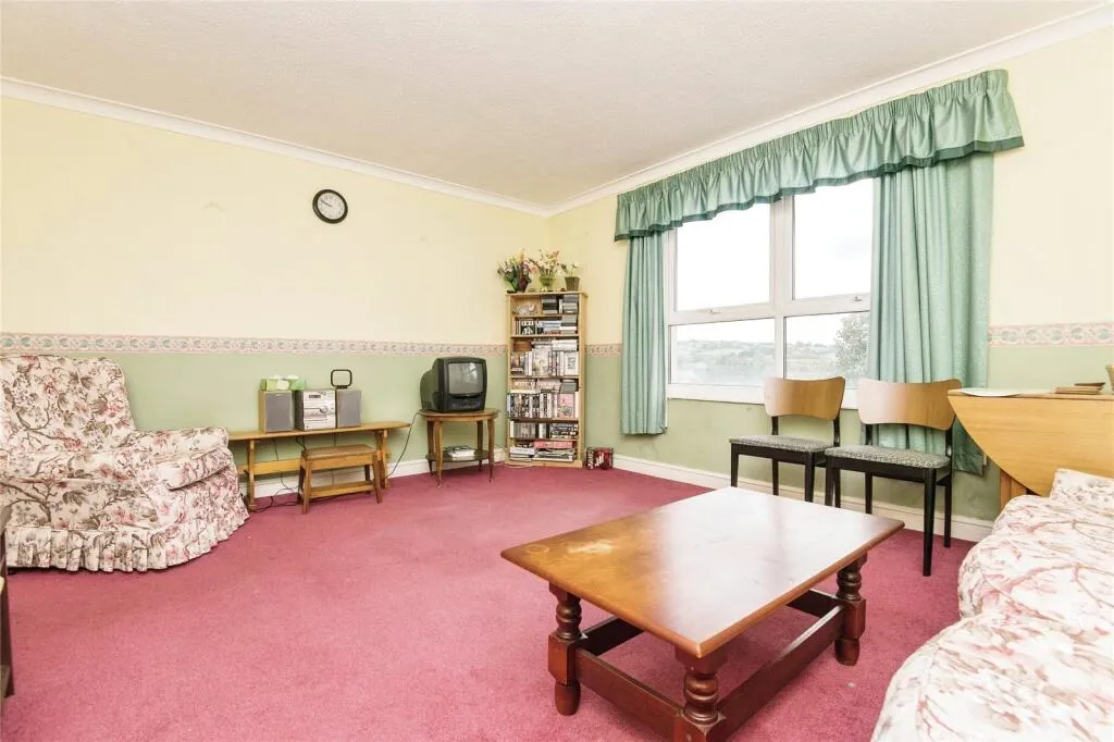 3 bed Maisonette