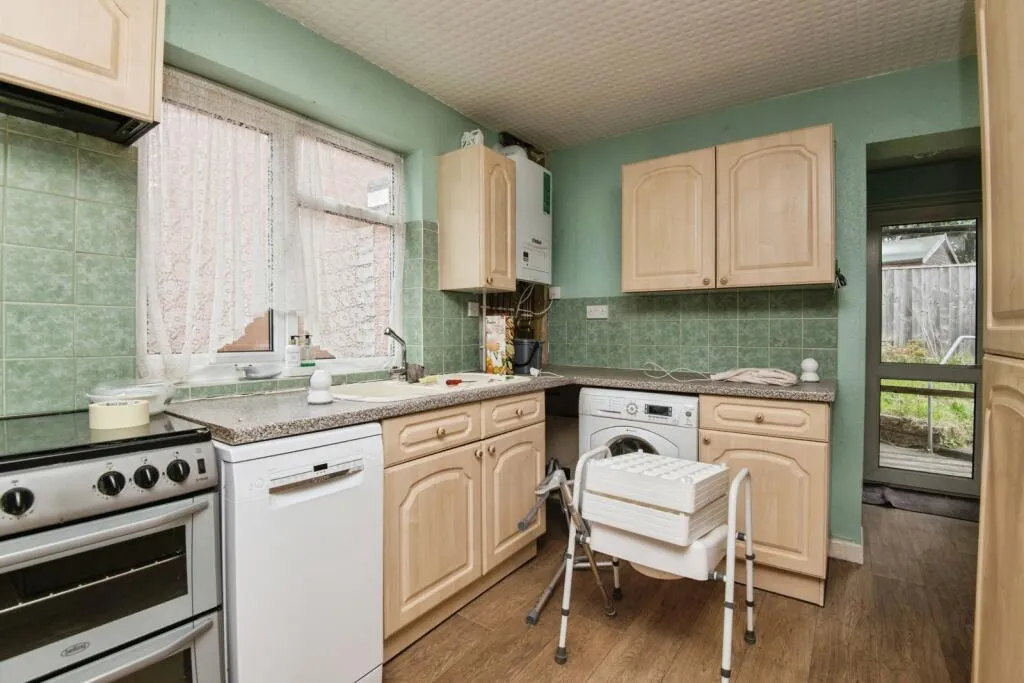 4 bed Detached
