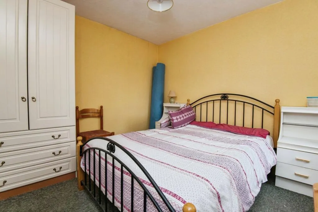 4 bed Detached