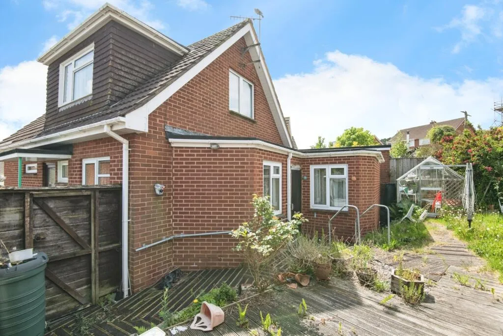 4 bed Detached
