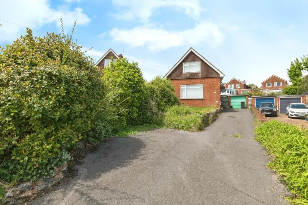 4 bed Detached