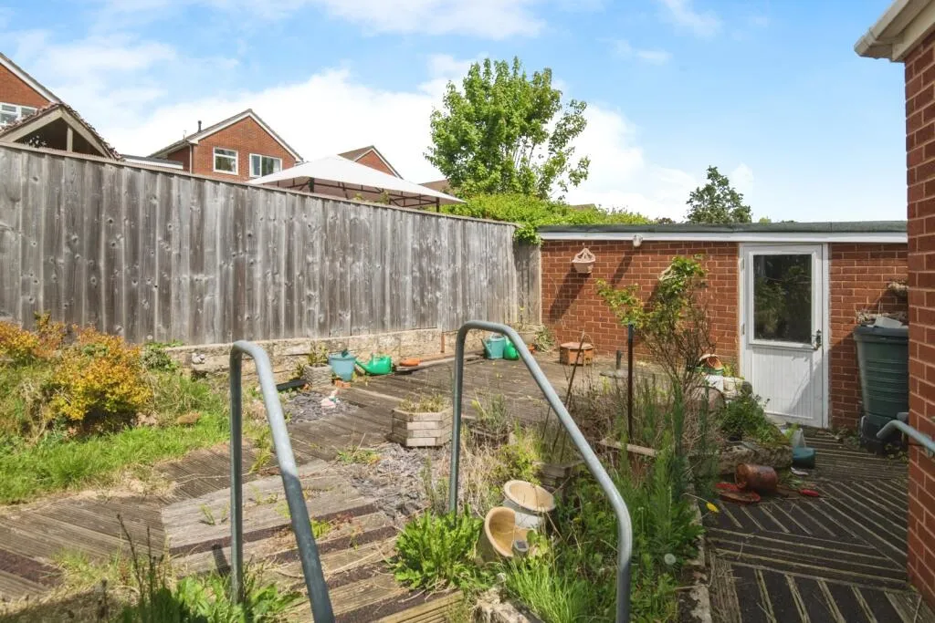 4 bed Detached