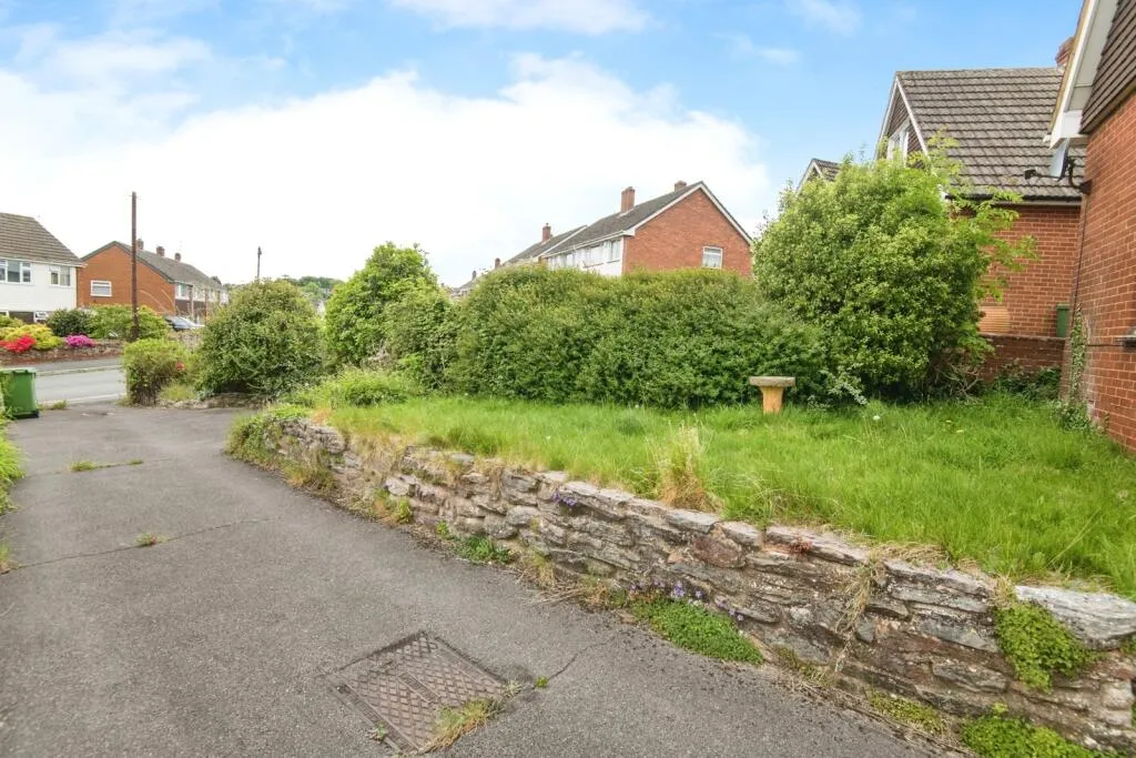 4 bed Detached