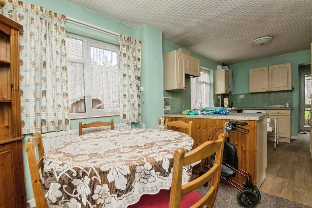 4 bed Detached