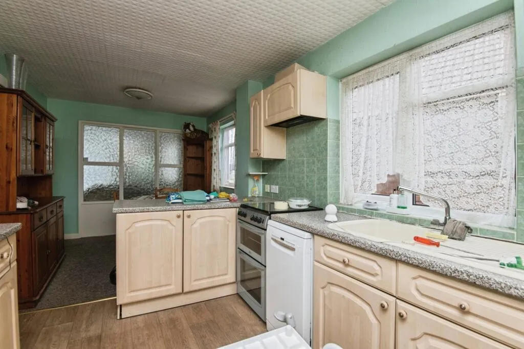 4 bed Detached