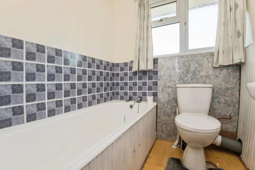 2 bed Maisonette