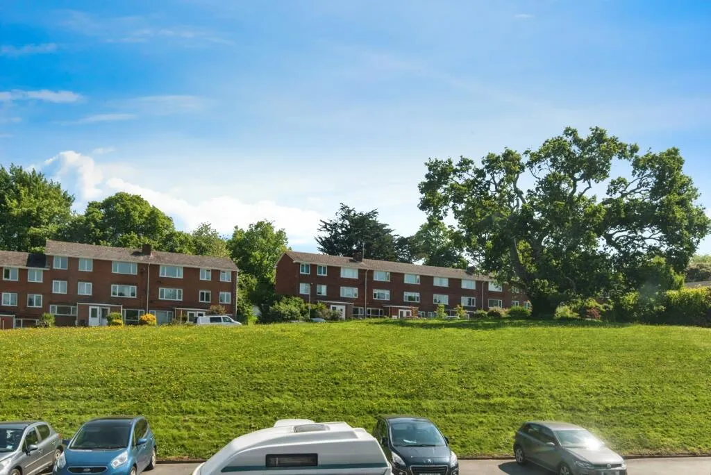 2 bed Maisonette
