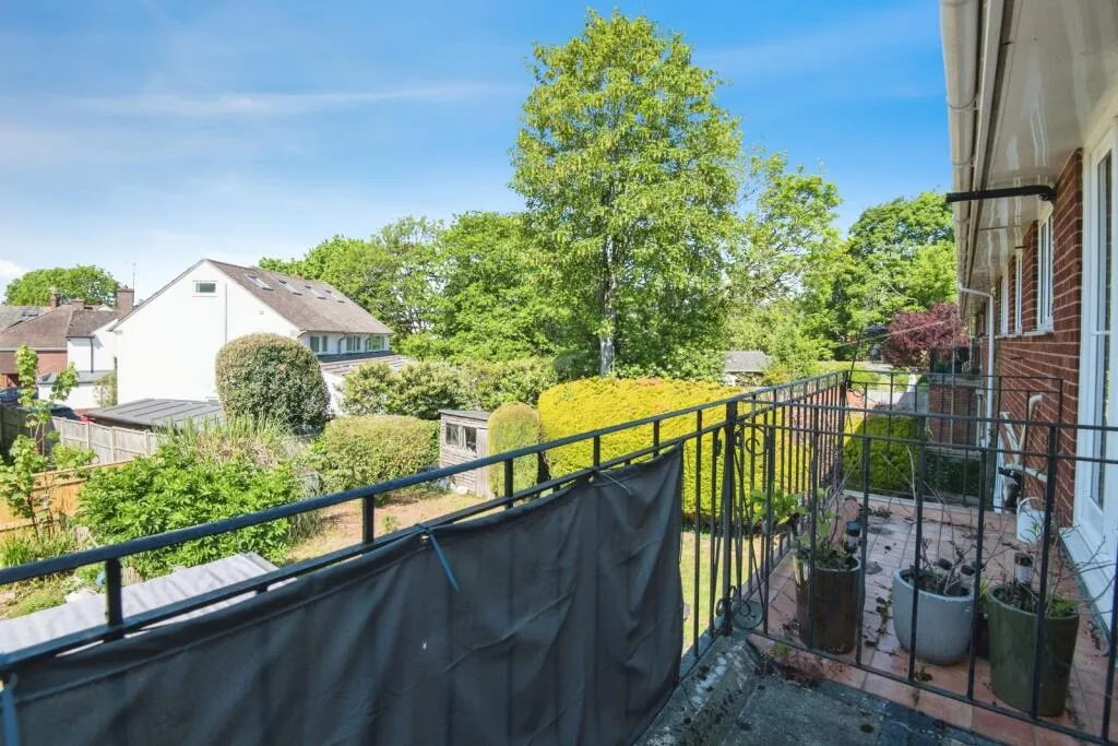 2 bed Maisonette
