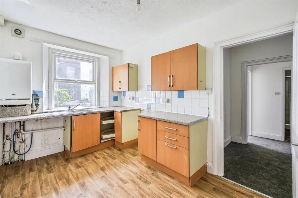 4 bed Maisonette
