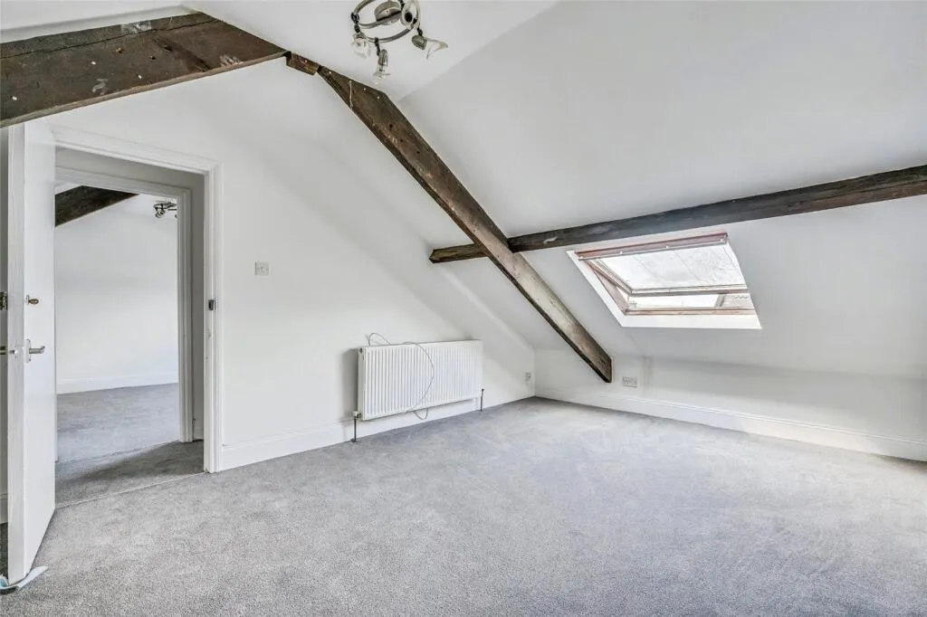 4 bed Maisonette