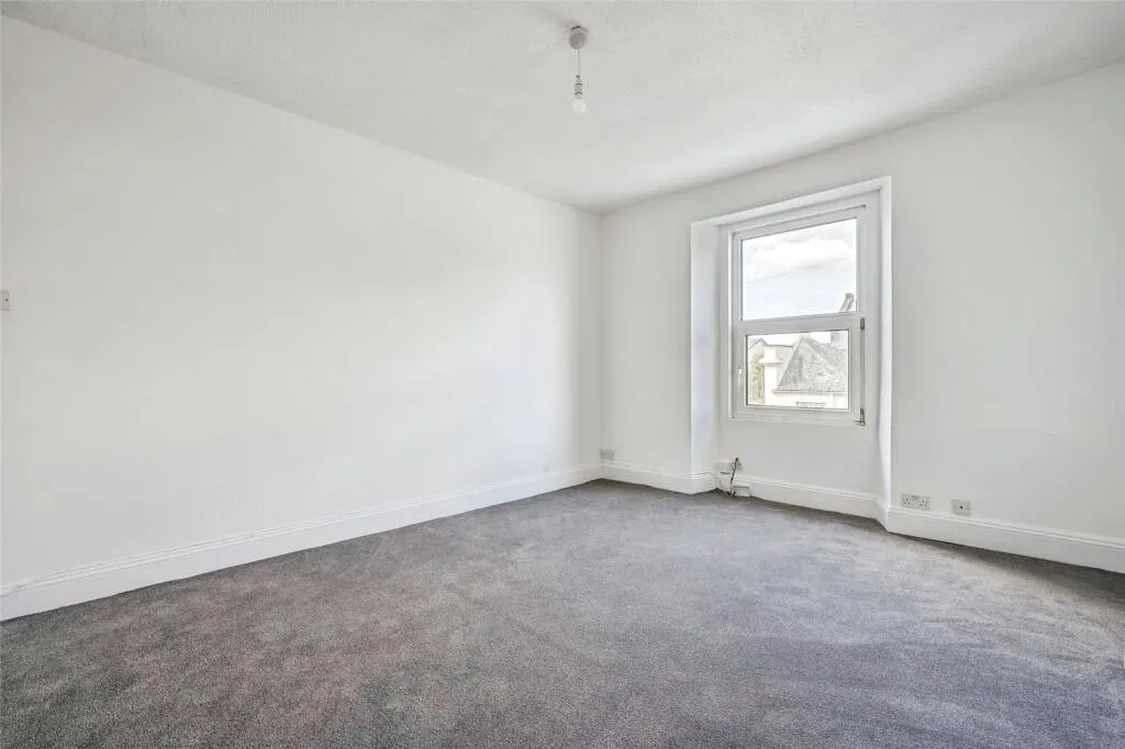 4 bed Maisonette