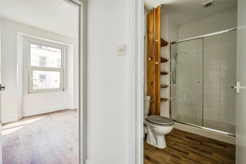 4 bed Maisonette
