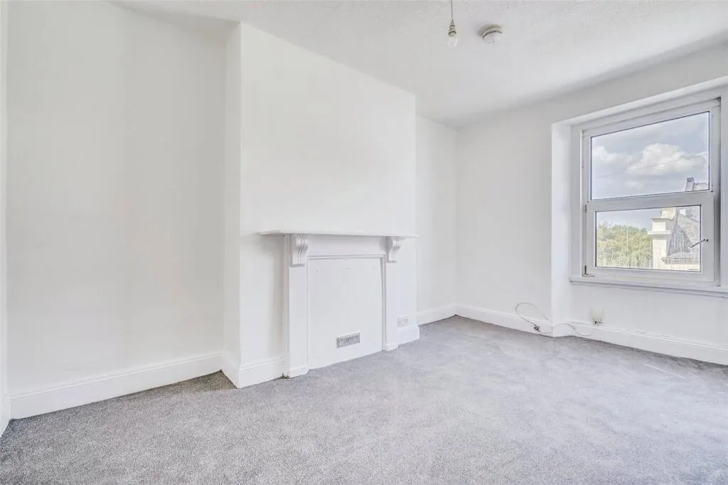 4 bed Maisonette