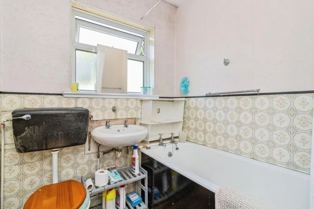 2 bed Detached Bungalow