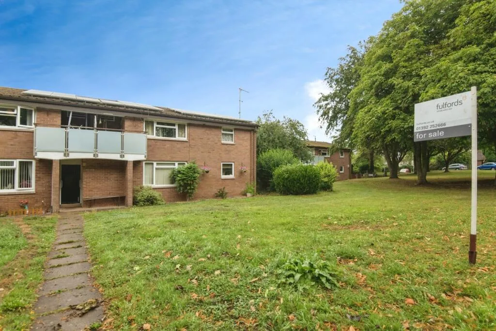 2 bed Ground Flat