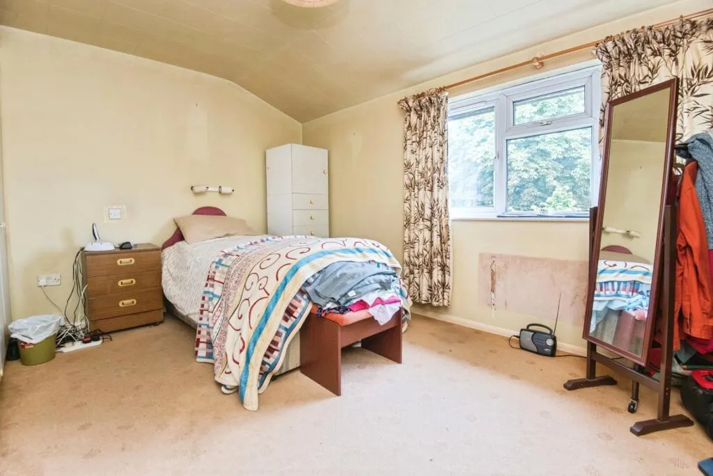 2 bed Ground Flat