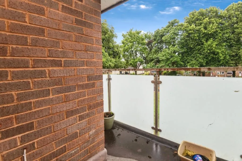 2 bed Ground Flat