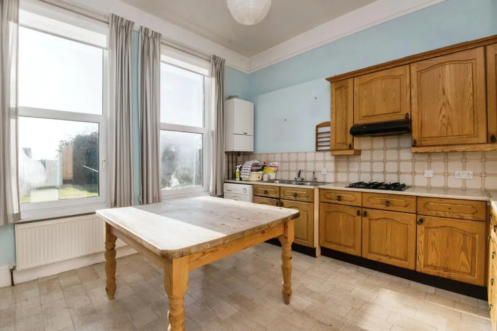 2 bed Character Property