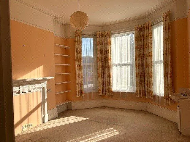 2 bed Character Property