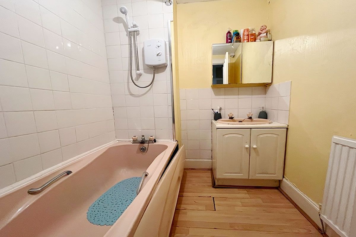 2 Bedroom   Flat