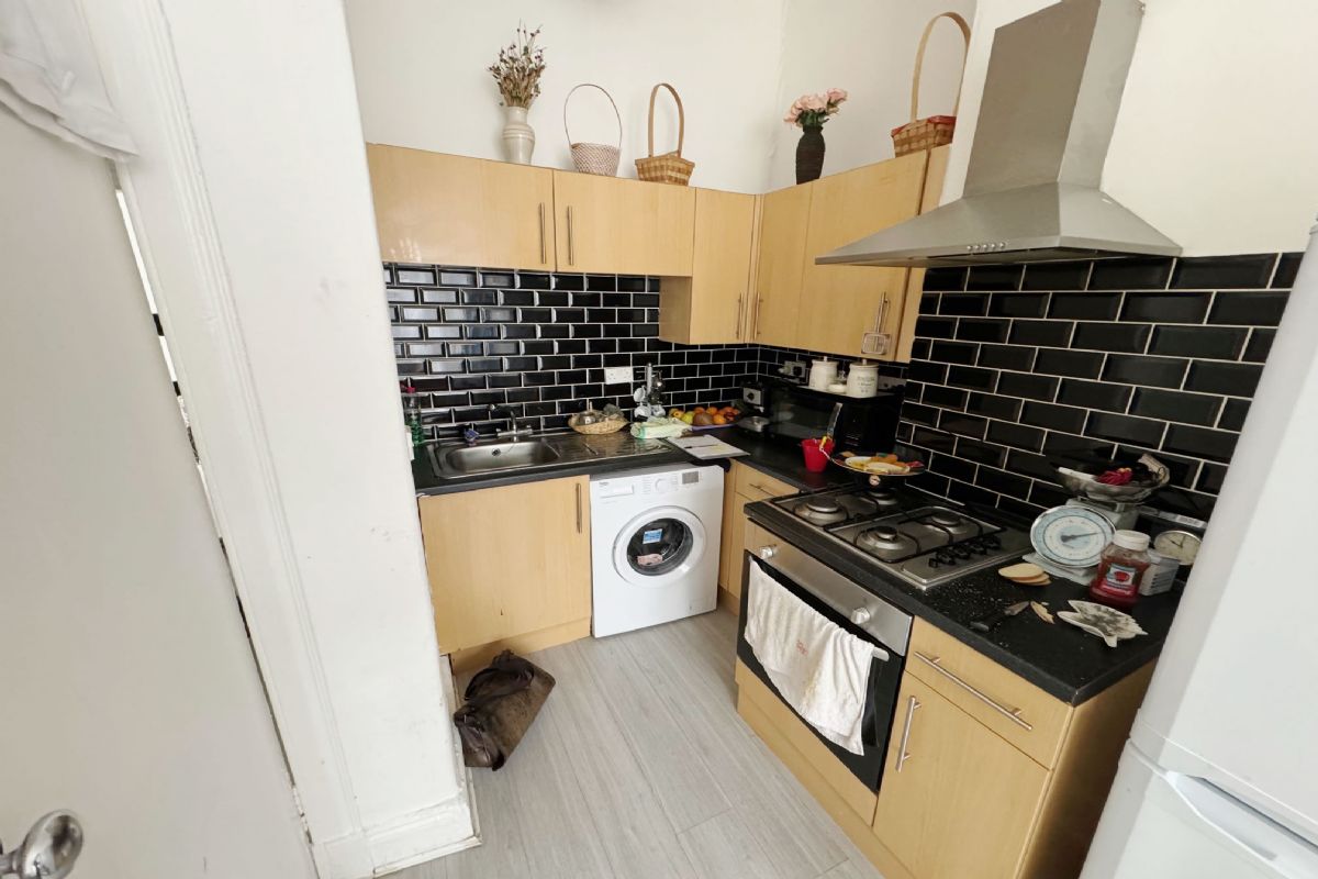 1 Bedroom   Flat