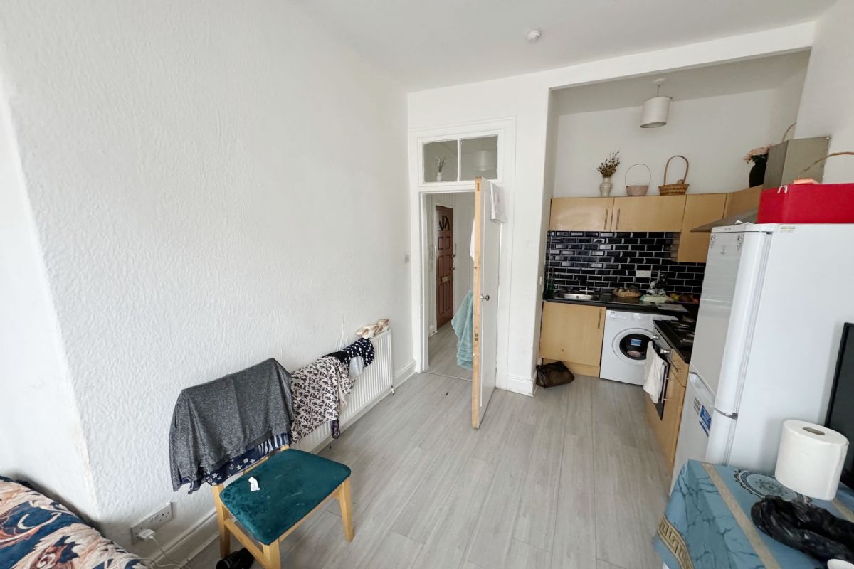1 Bedroom   Flat